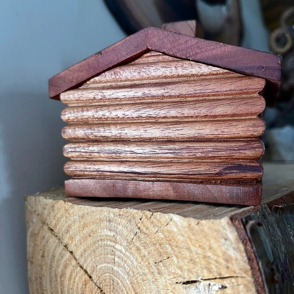 Hand Crafted Wooden Log Cabin incense Box - Picture 3 of 6